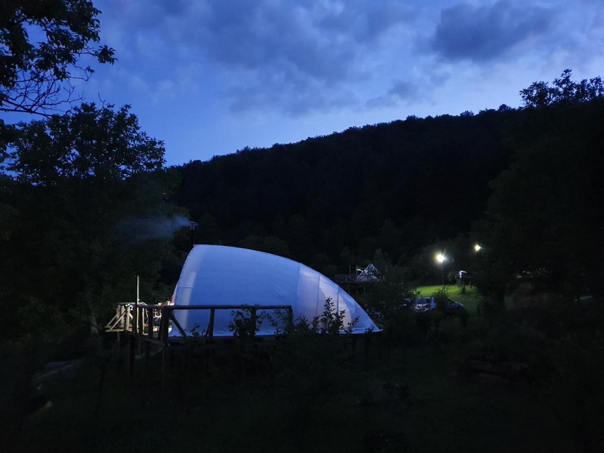 Sunrise Glamping Retreat Hotel Galesu Ngoại thất bức ảnh