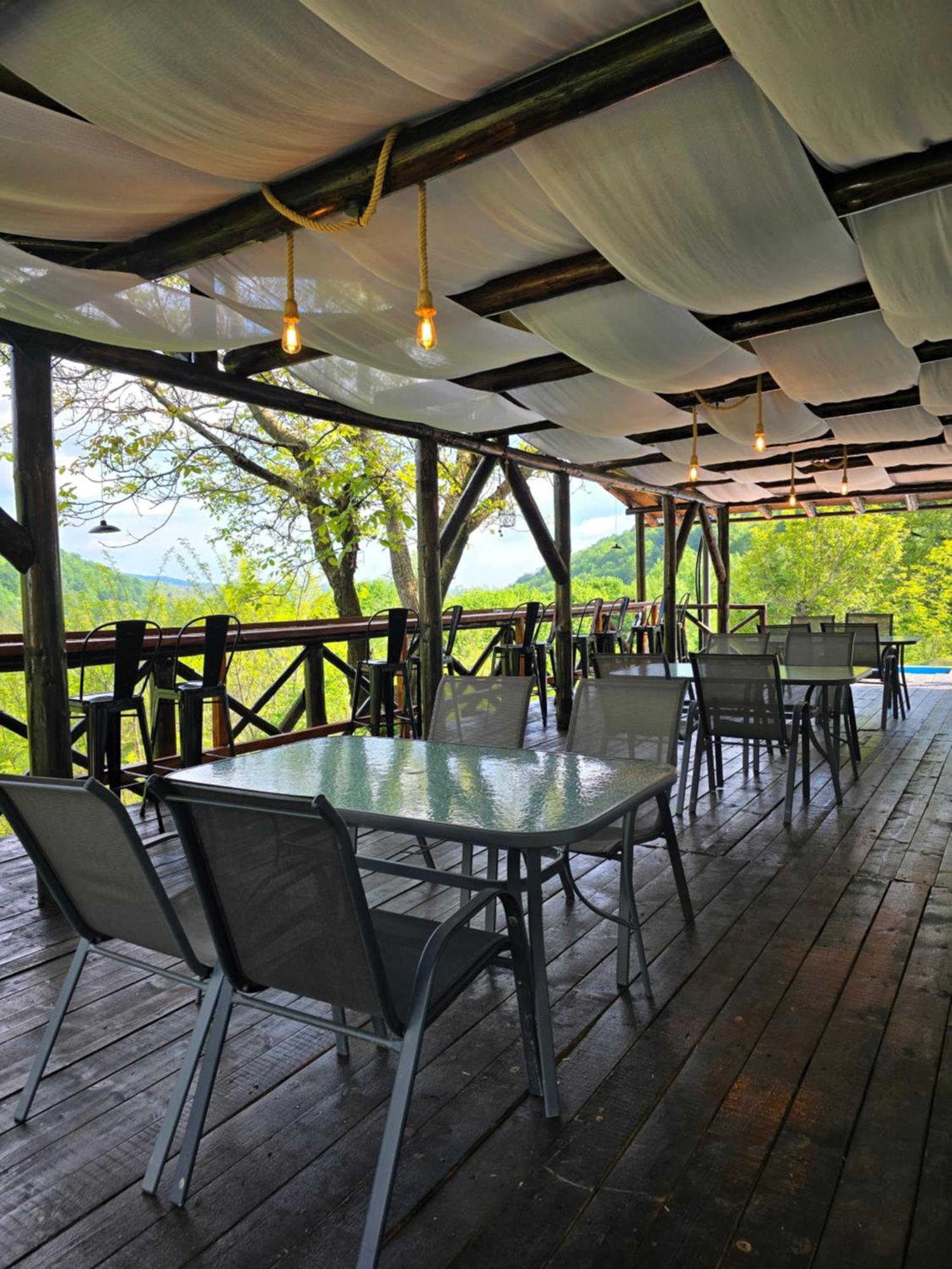 Sunrise Glamping Retreat Hotel Galesu Ngoại thất bức ảnh